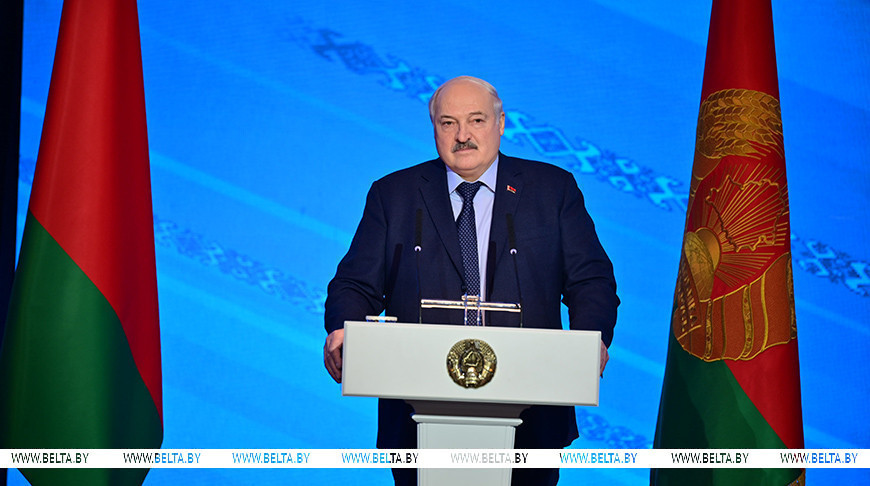 Лукашенко: женское движение стало в Беларуси той силой, с которой нельзя не считаться